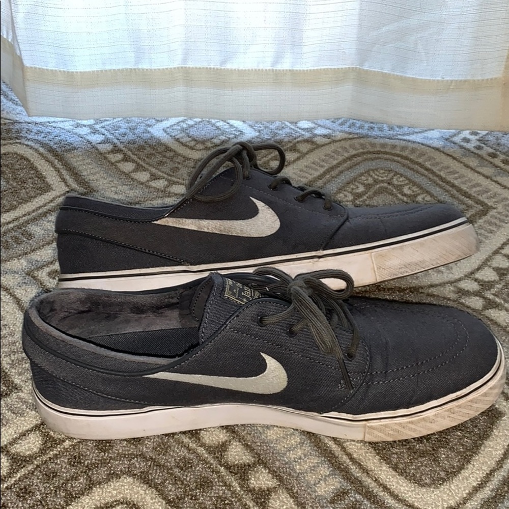 Nike SB skate shoe